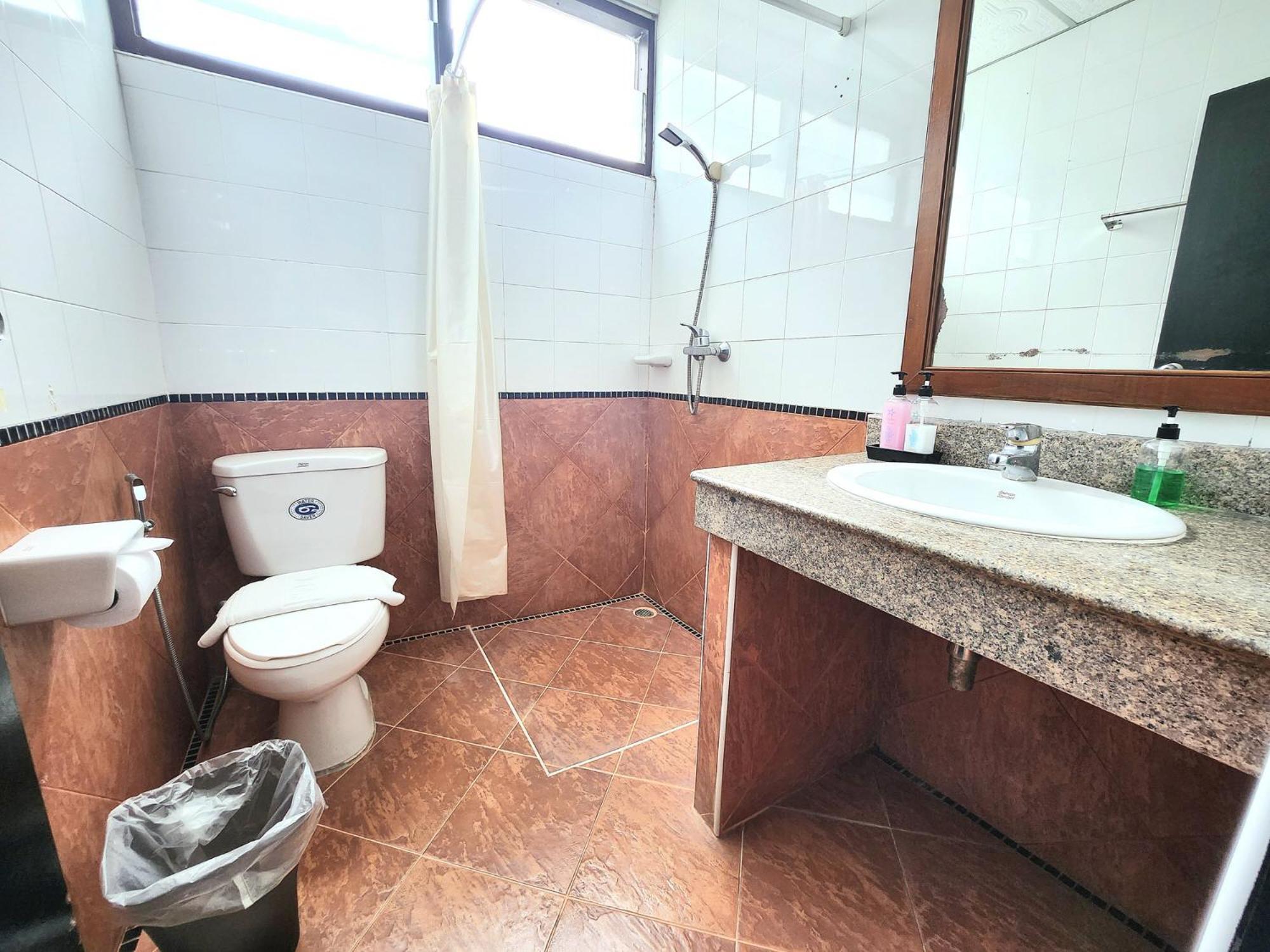 Sea Front Home Hotel - Patong Beach מראה חיצוני תמונה